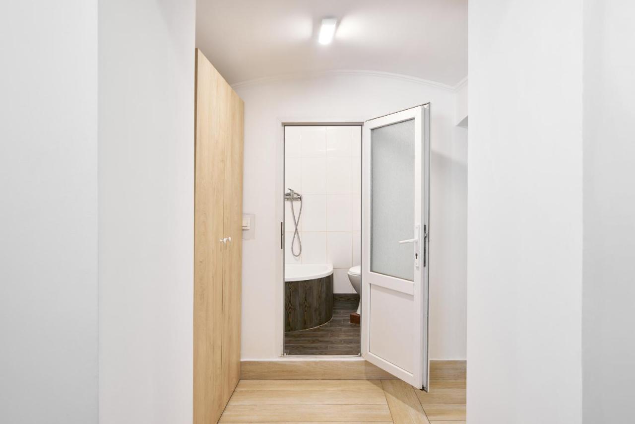 Квартира Для Вас! Вул. Голинського, 8! Apartment Лвив Екстериор снимка