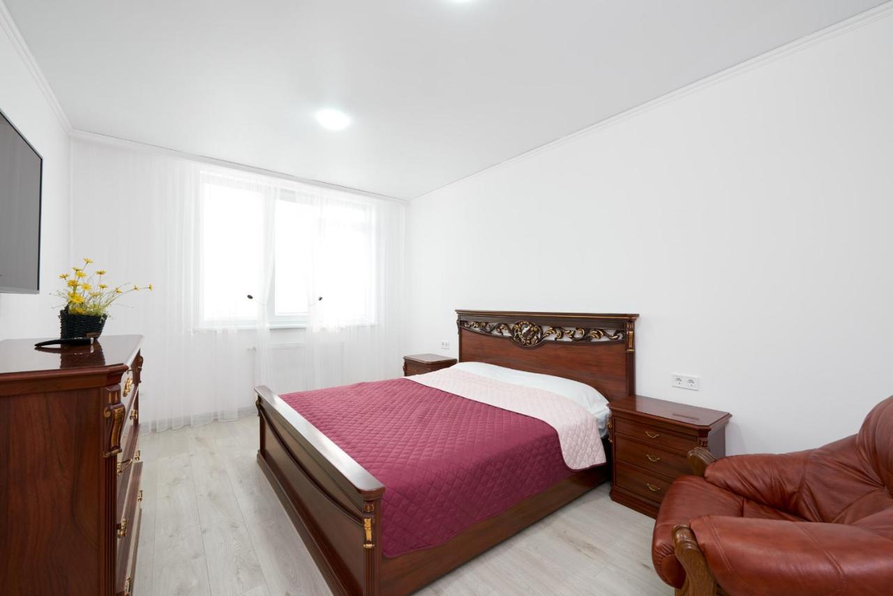 Квартира Для Вас! Вул. Голинського, 8! Apartment Лвив Екстериор снимка