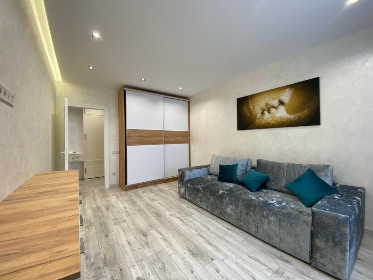 Квартира Для Вас! Вул. Голинського, 8! Apartment Лвив Екстериор снимка