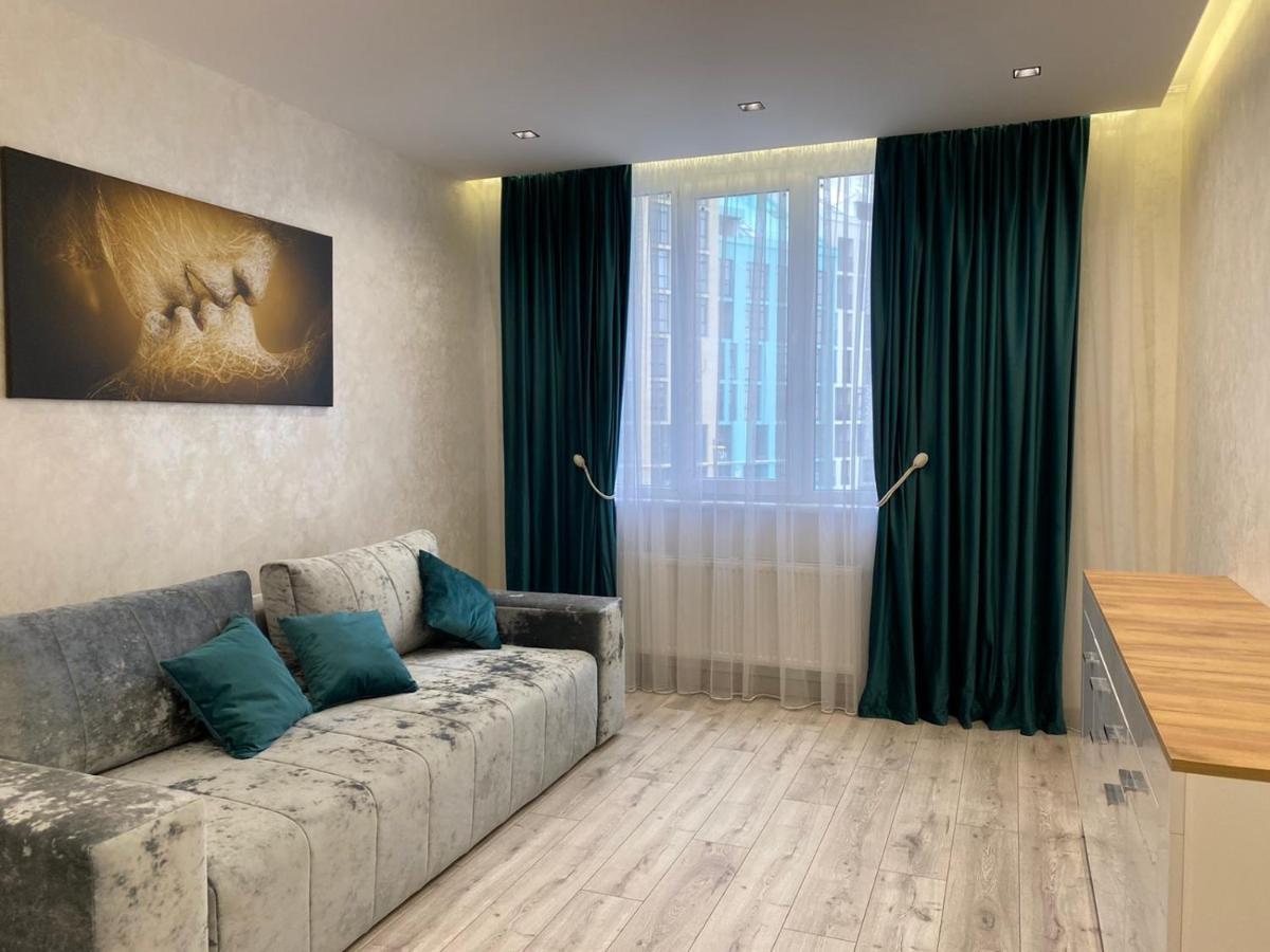 Квартира Для Вас! Вул. Голинського, 8! Apartment Лвив Екстериор снимка