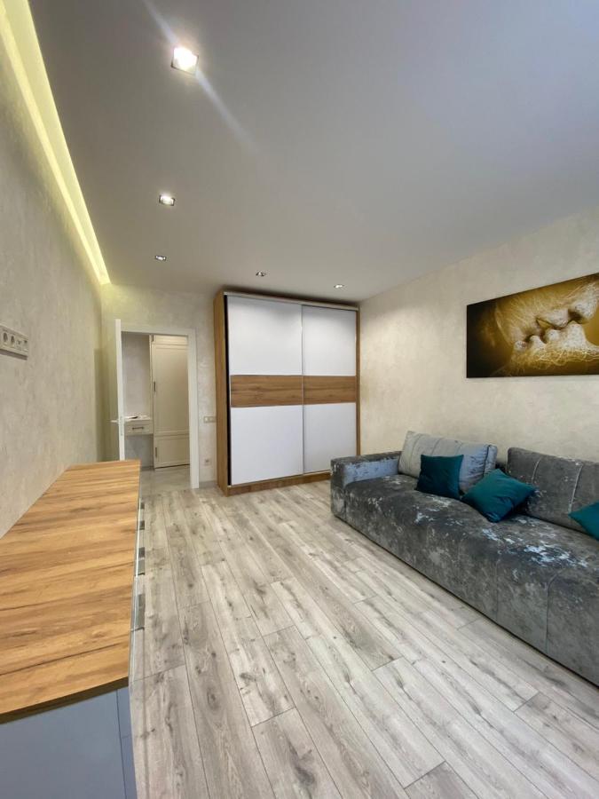 Квартира Для Вас! Вул. Голинського, 8! Apartment Лвив Екстериор снимка