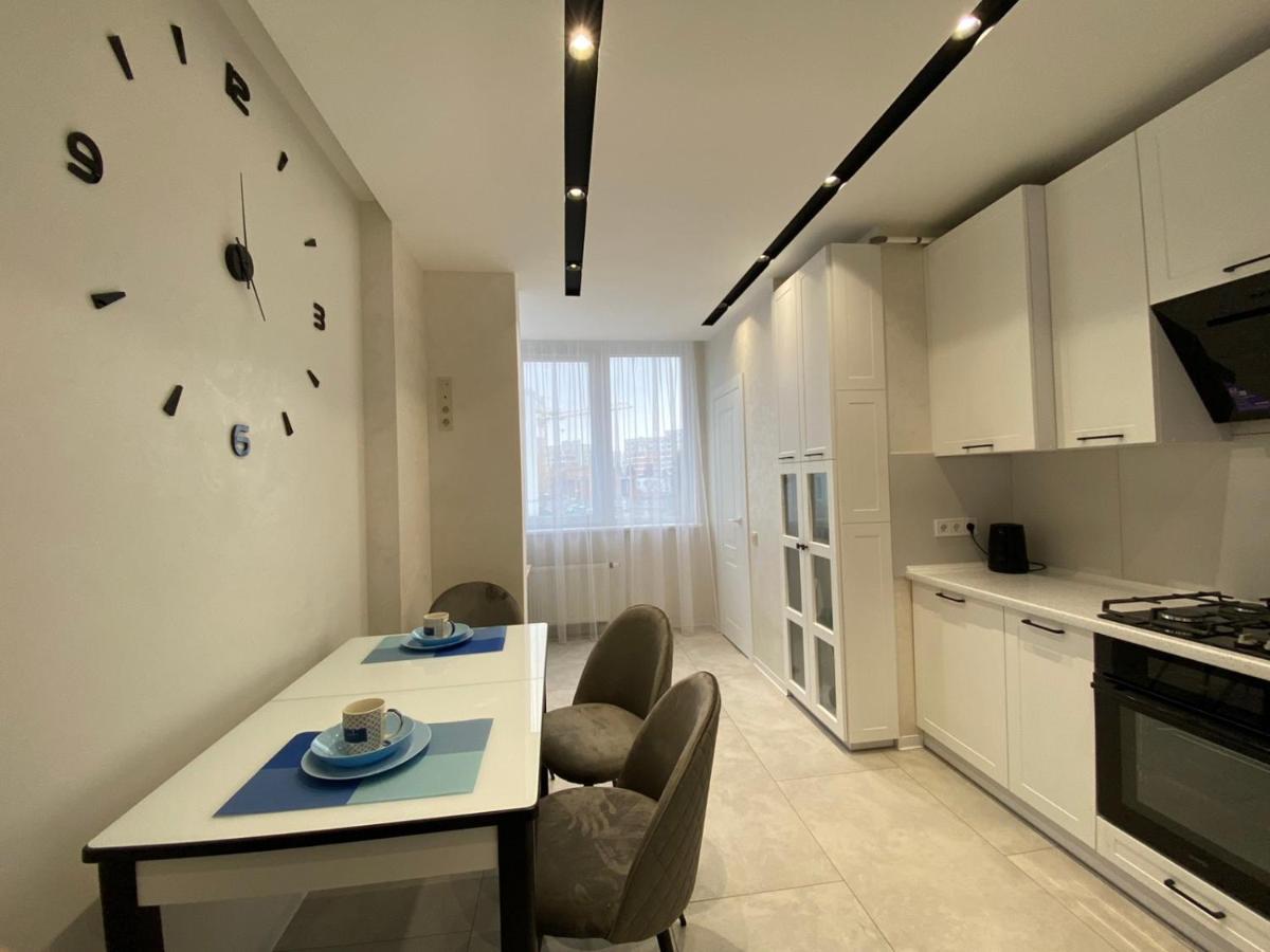 Квартира Для Вас! Вул. Голинського, 8! Apartment Лвив Екстериор снимка