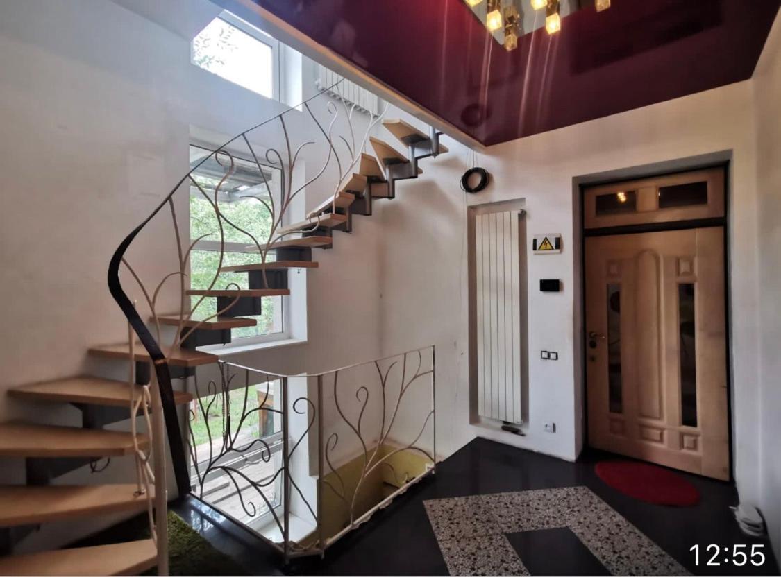 Квартира Для Вас! Вул. Голинського, 8! Apartment Лвив Екстериор снимка